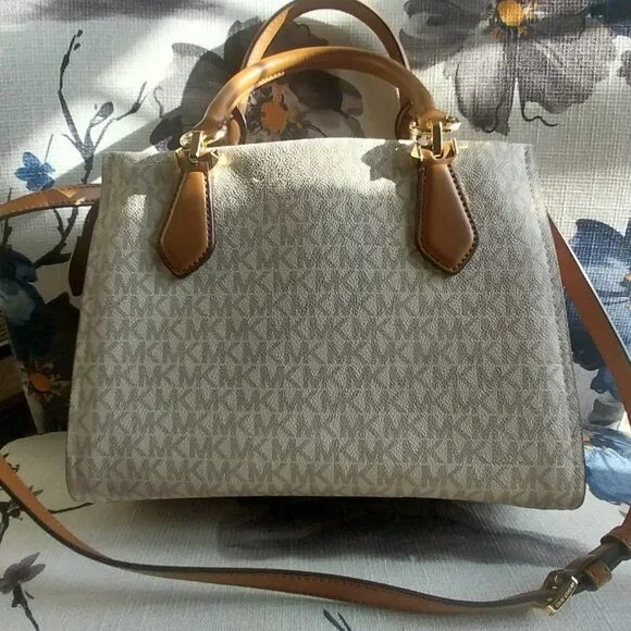 Michael Kors Satchel with belt set - Picture 3 of 5